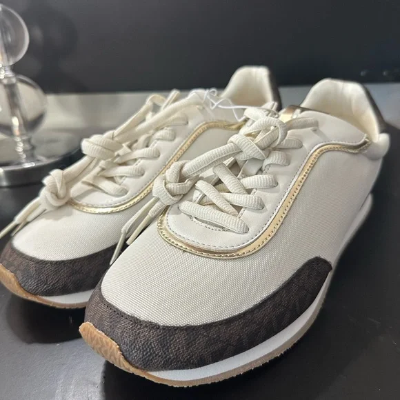 🆕Michael Kors Sneakers - Picture 1 of 13
